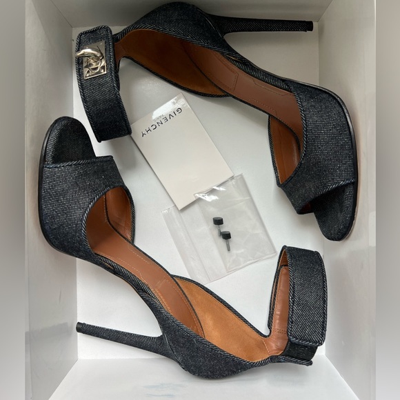 Givenchy Shark Lock Dark Blue Denim Open Toe Ankle Strap Sandals Pumps size 38.5 - Picture 10 of 12
